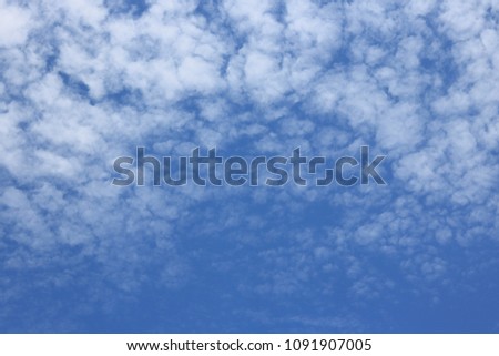 Blue sky with cloudy clouds