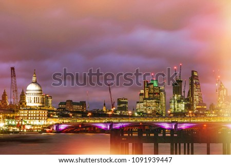 london cathedral night
