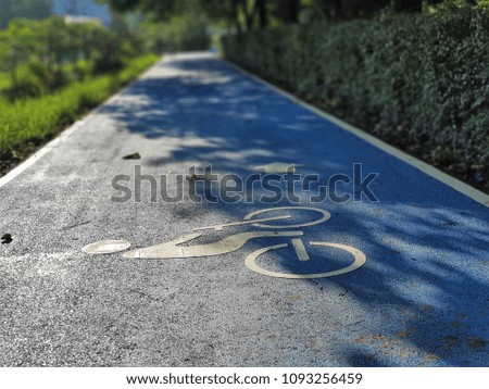 The route is for  walking, running or cycling people.