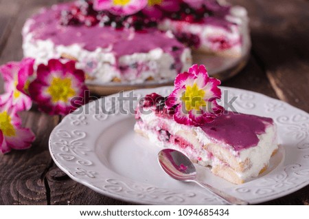 Cheesecake with white chocolate, berries sauce on top