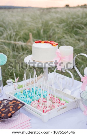 candy bar with cakes lemonade 