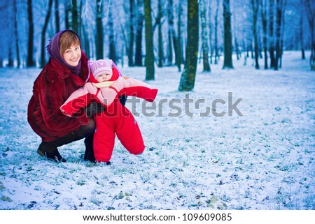 mother and daughter in winter park