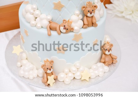 Cake with teddy bear figurins