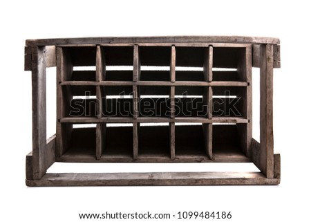 Original15 bottle wooden champagne crate on a white background