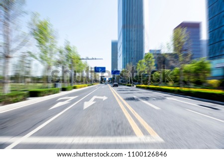 A fast city road