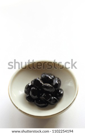 Simmered black beans