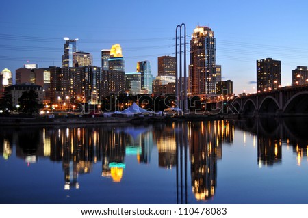 Minneapolis skyline at dusk