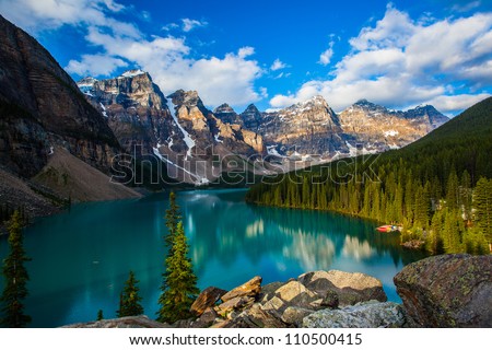 Sunrise at Moraine lake with in the valley of ten peaks, Banff national park, alberta, canada Royalty-Free Stock Photo #110500415