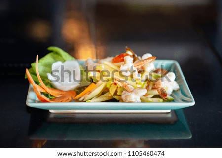 tropical salad - spicy shrimp with apple
