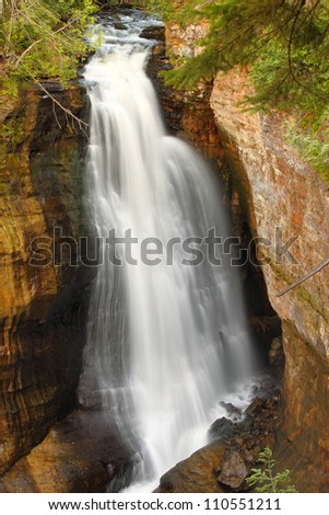 Miners fall at pictured rocks national lake shore in Michigan