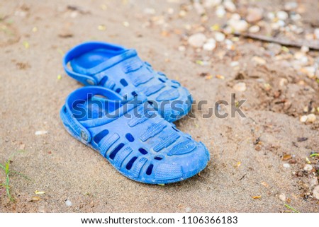 Old Blue Sponge Shoes