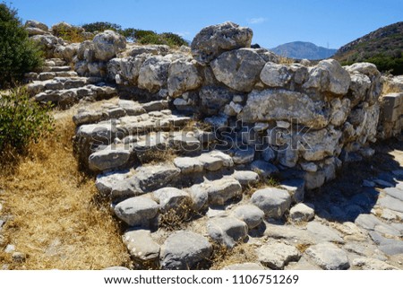 Minoan settlement of Gournia lies on a small hill, it is in very good condition, strategically perfect situated between north/south and east/west main roads                               