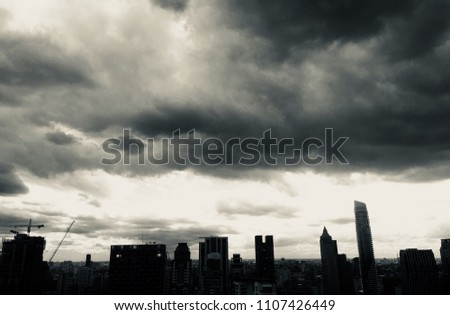 darkcloud before raining from high skytower