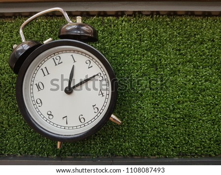 Clock in the afternoon