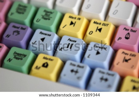 Keyboard with "pause" button focus