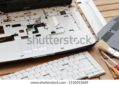 Dead laptop under repair