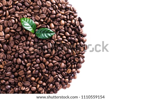 Roasted beans background, board frame with coffee grains, concept menu card, top view, copy space
