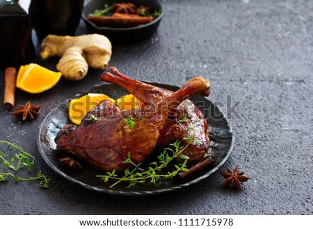 Baked duck leg in Chinese.
