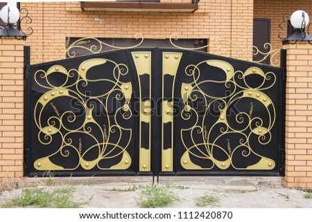 
Automatic forged gate