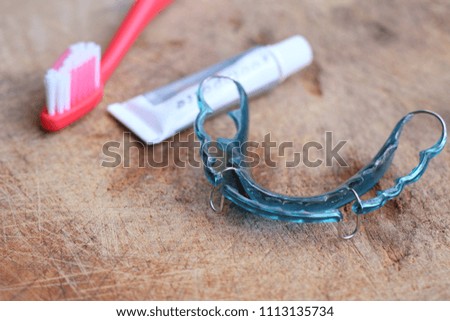 retainer wire teeth