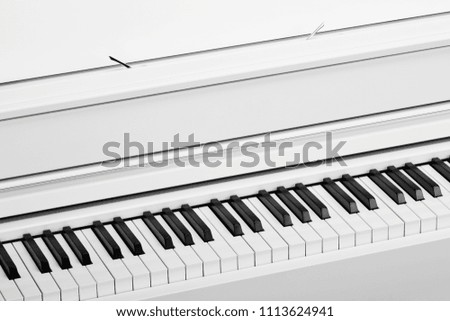 white piano keyboard