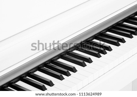 white piano keyboard