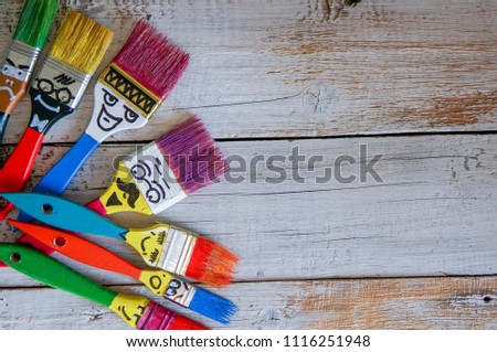 Funny brushes friends 