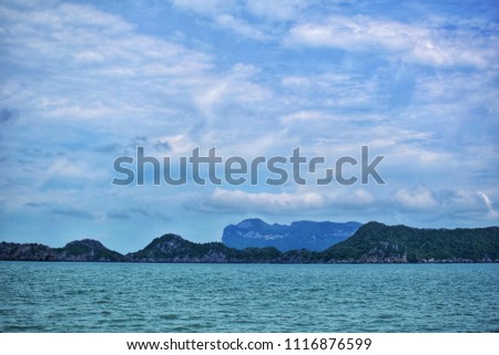 Beautiful seascape ocean horizon and blue sky at Summer season. Travel and Summer vacation in Samui island, Thailand. Beautiful seascape background concept and empty space.