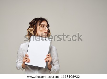 woman with dad, blank sheet                           