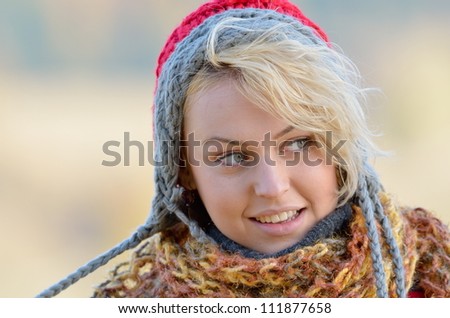 young woman outdoor in autumn