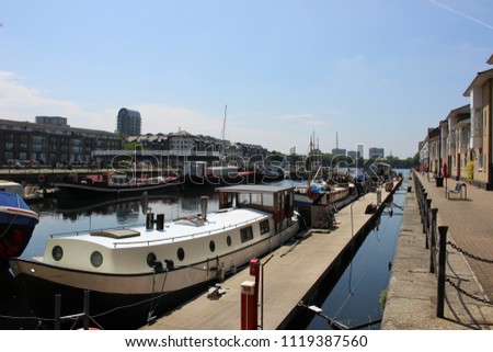 Canal Boats In Greenland Quay Dock Surrey Quays