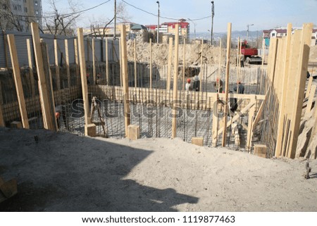 Pile driving and installation of formwork and fittings in the pit on the construction site