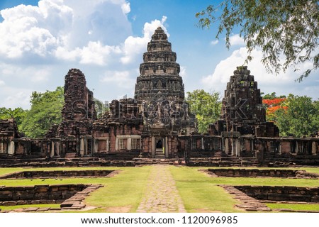The Phimai historical park  is one of the largest Khmer temples of Thailand Royalty-Free Stock Photo #1120096985