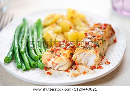 Tomato & basil chargrilled cod with green beans and potatoes 