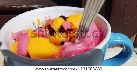 ice cream fruit