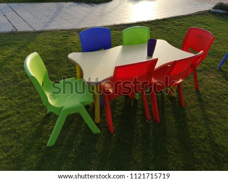kid coloring table and chair 
