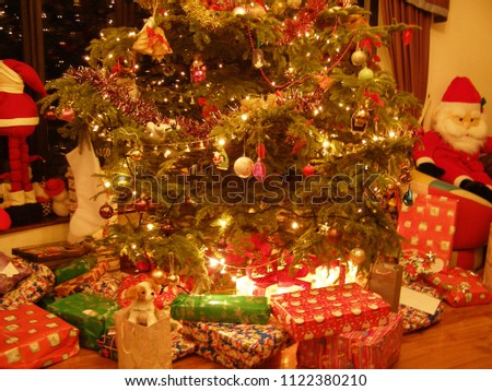 Decorated Christmas tree with presents