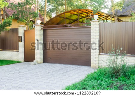 Automatic shutters in a private house