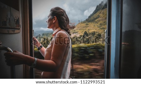 The beautiful and scenic train trip in Sri Lanka