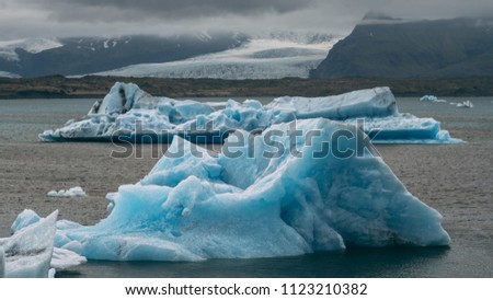big icebergs in jokulsarlon glacier lagoon iceland ice