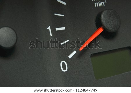 the instrument panel in the car, the speed dial on the dashboard