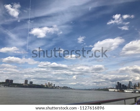 Cloudy view over Hudson River, Manhattan 