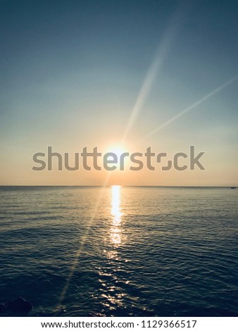 the sea sunrise 