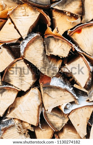  the texture of the firewood 