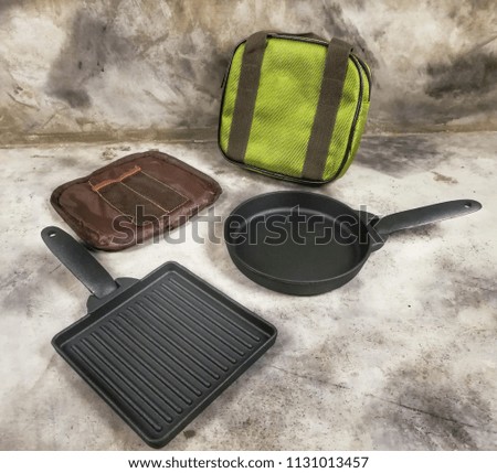mini iron pan for cooking meat steak in camping