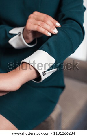 photo close up manicure hands beautiful woman in business style