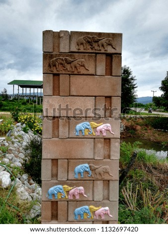 the elephant picture in the bricks