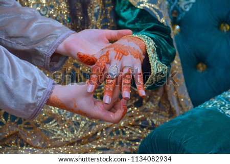 Wedding Ring Henna Hands