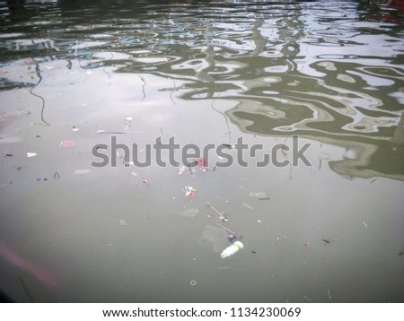 plastic pollution. Envrionmental problem - plastics contaminate water