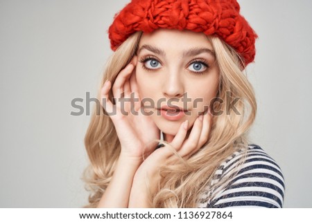  young blond woman in hat portrait                              